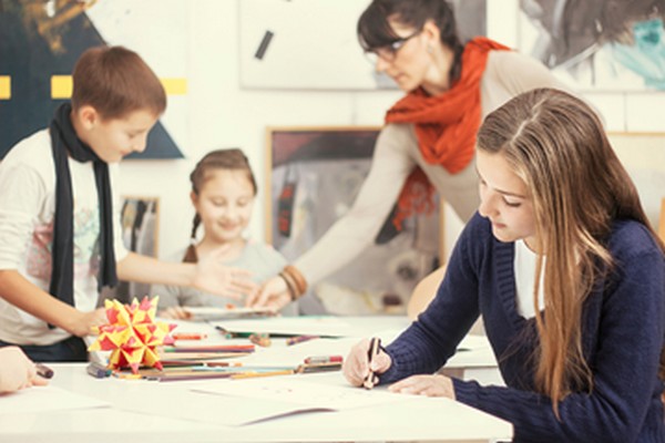 Apprendre une langue avec une fille au pair