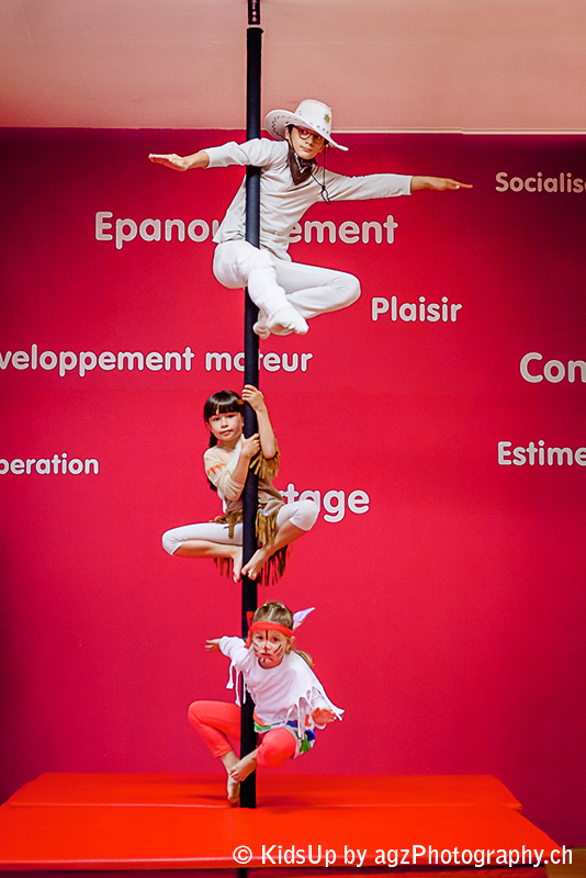 Stage de cirque pendant les vacances chez Kidsup Genève